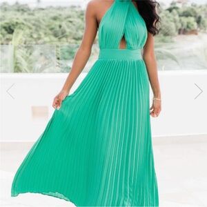 Pink Lily Kelly Green Halter Pleated Maxi Dress